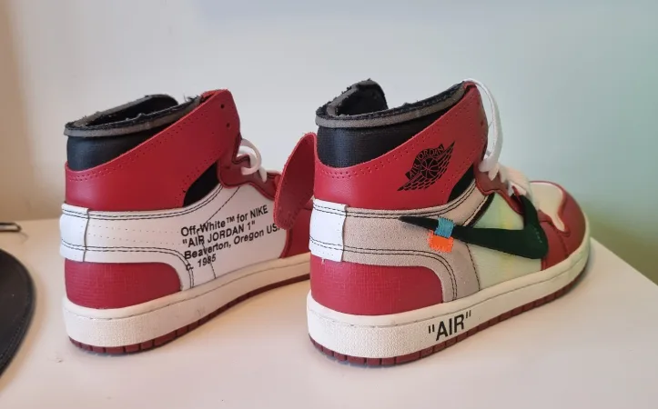 Nike Air Jordan 1 Off-White Chicago, US 5.5 image indicator(2)