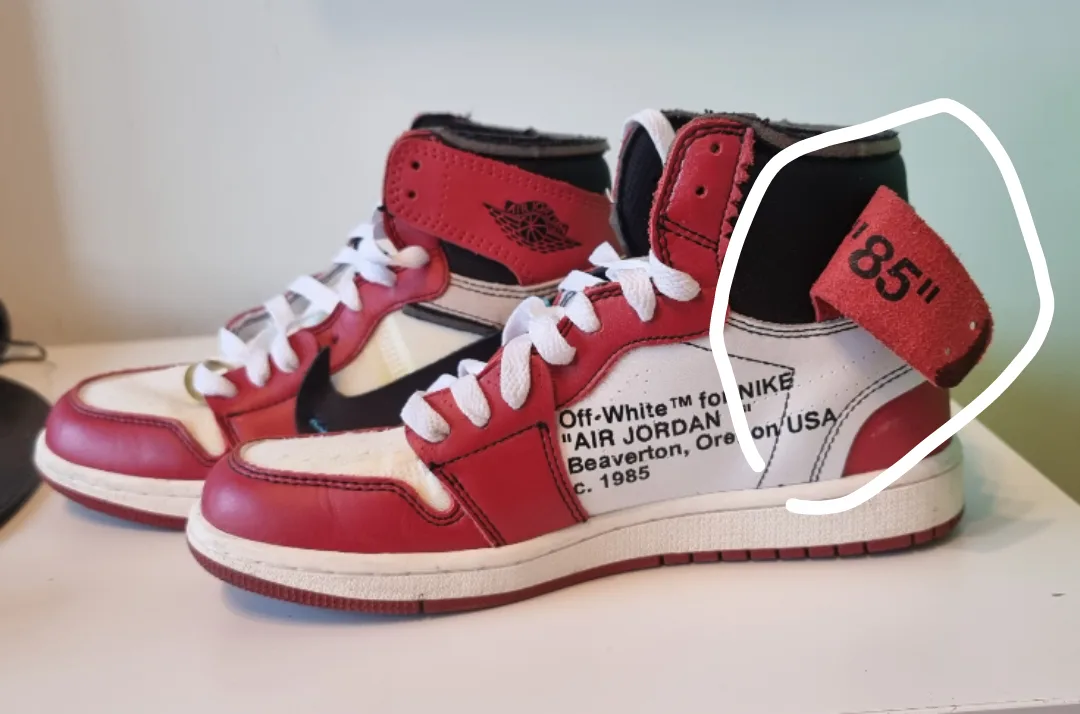 Nike Air Jordan 1 Off-White Chicago, US 5.5 image indicator(3)