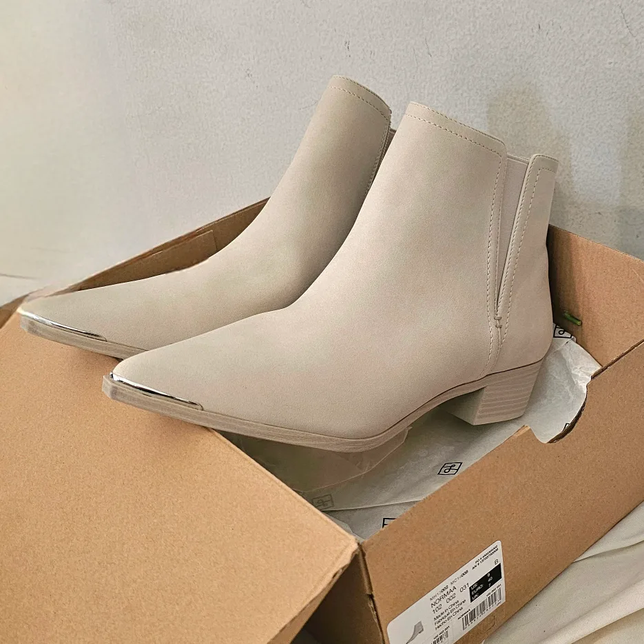 New Cream / Biege Chelsea Boots Call It Spring - Size 8.5 thumbnail