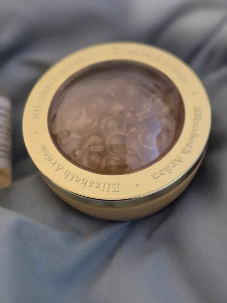 Bunch of beauty products image indicator(5)