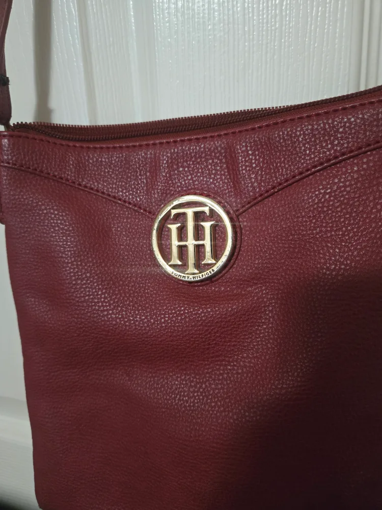 TH Crossbody Bag image indicator(2)