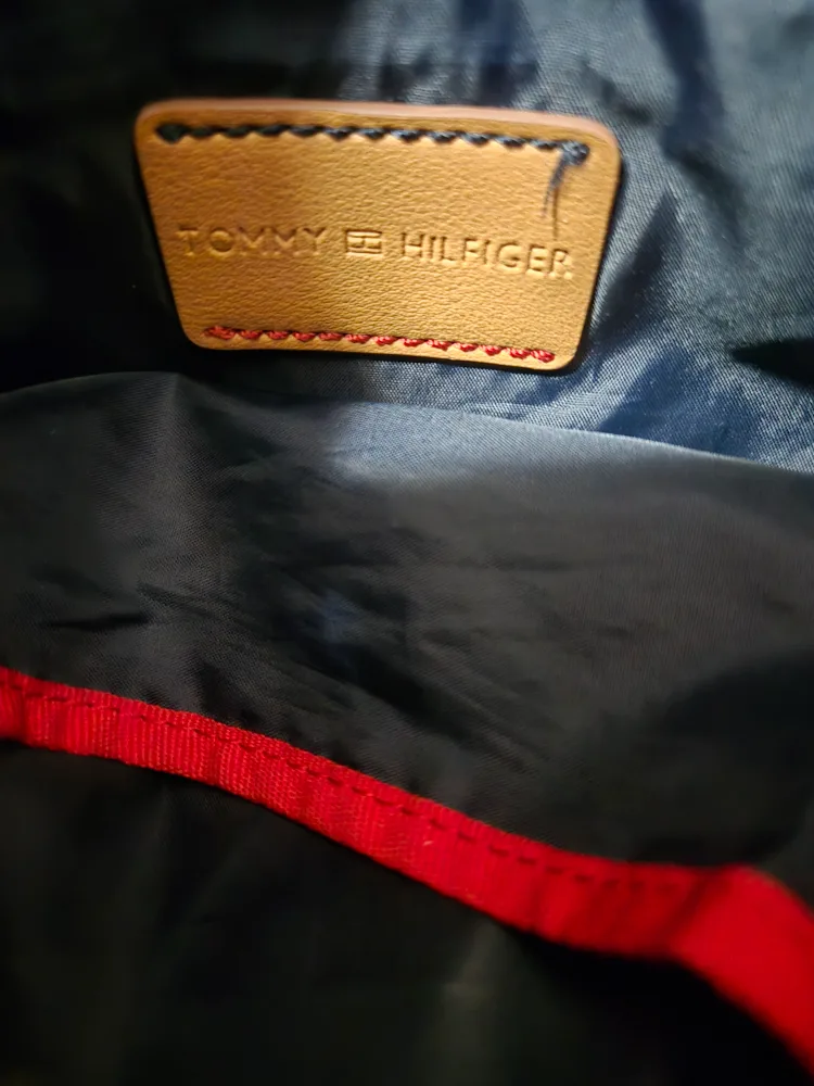 TH Crossbody Bag image indicator(4)