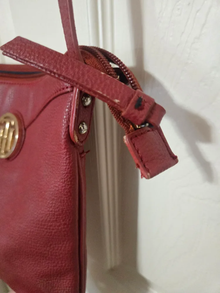 TH Crossbody Bag image indicator(5)