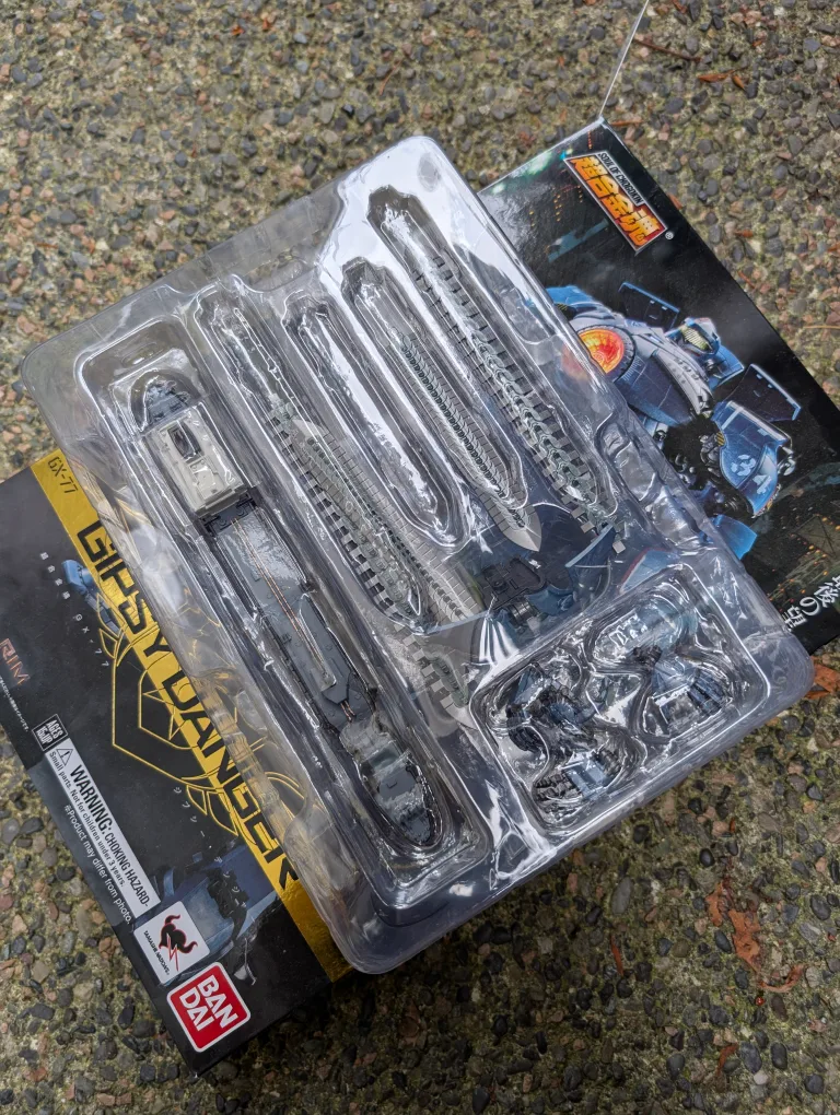 Amazing condition Pacific Rim figurine with stand image indicator(4)