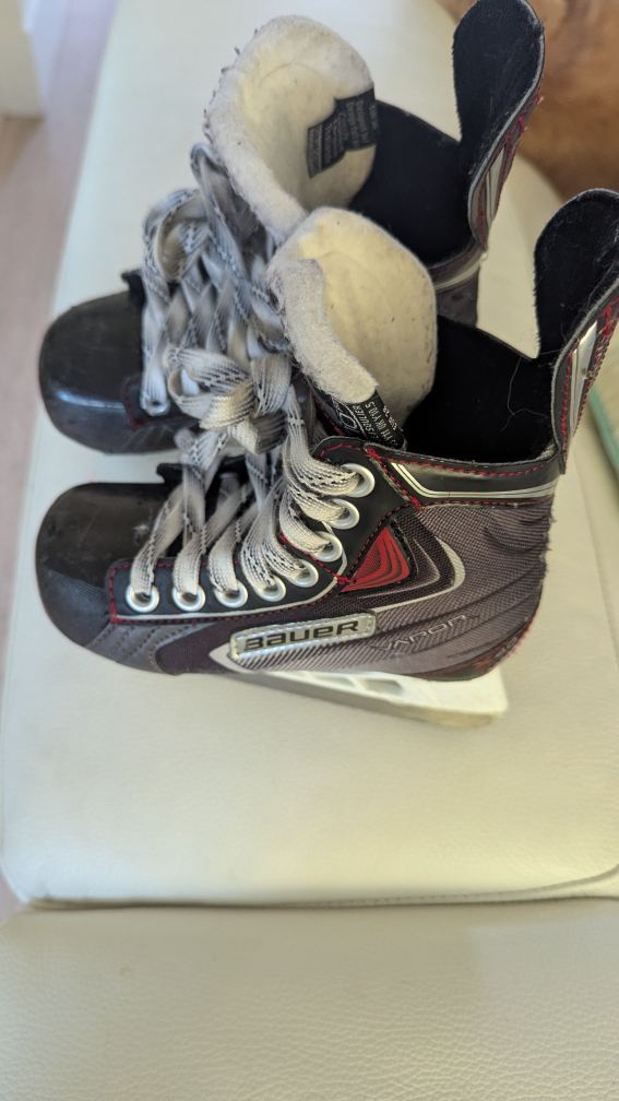 Bauer Ice Skates - Youth Size 1