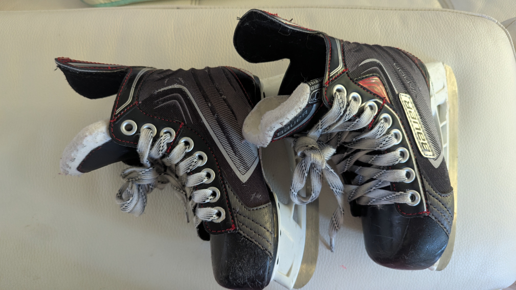 Bauer Ice Skates - Youth Size 1 - photo 3