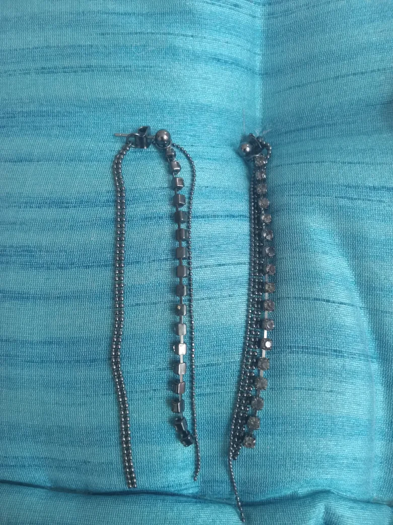 Dangling Earrings thumbnail