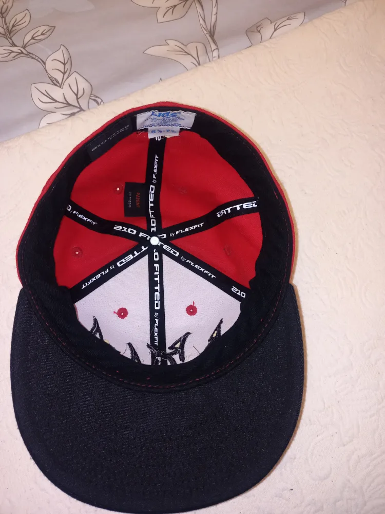 B RIAN Cap By Lids - Size 6 7/8 - 7 1/4 image indicator(3)