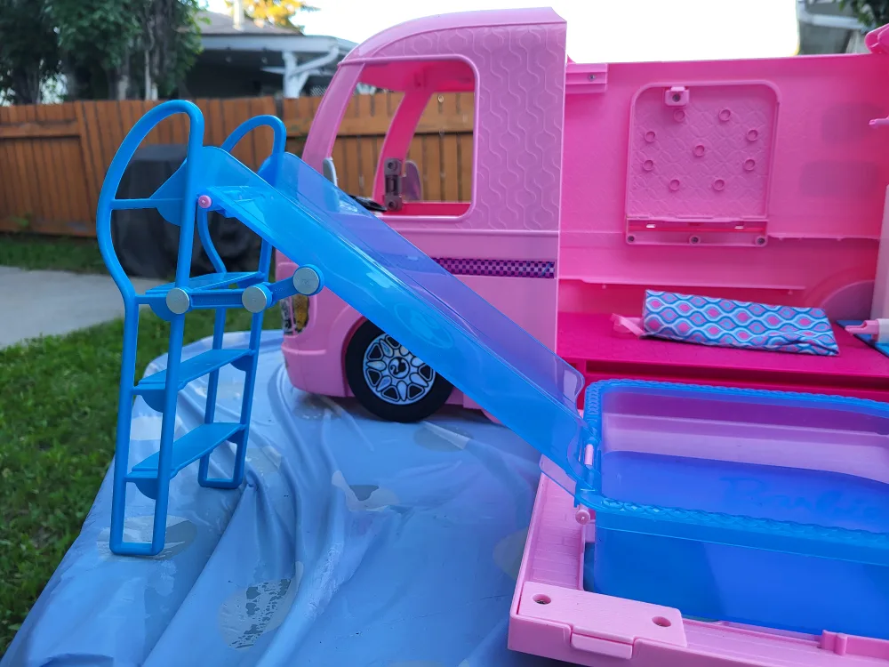 Barbie camper image indicator(8)