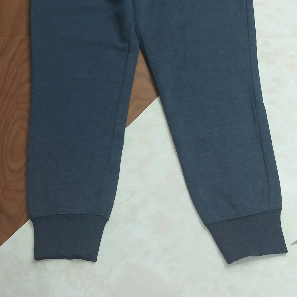 trade or $5! 🛍 cozy like-new sweatpants, fits like a medium image indicator(8)