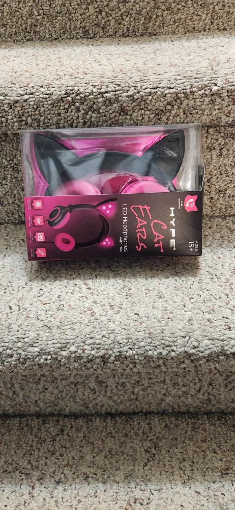 Hype Cat Ears LED Headphones with Mic - Pink/Black image indicator(2)
