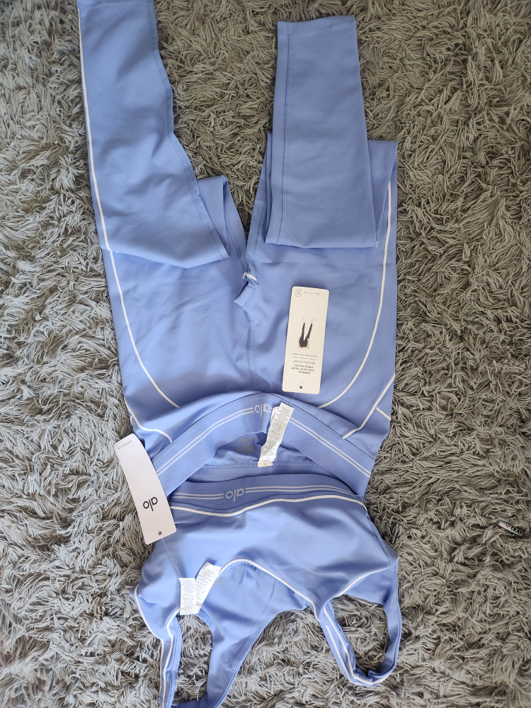 New Alo Yoga Set - Bra & Leggings - Blue