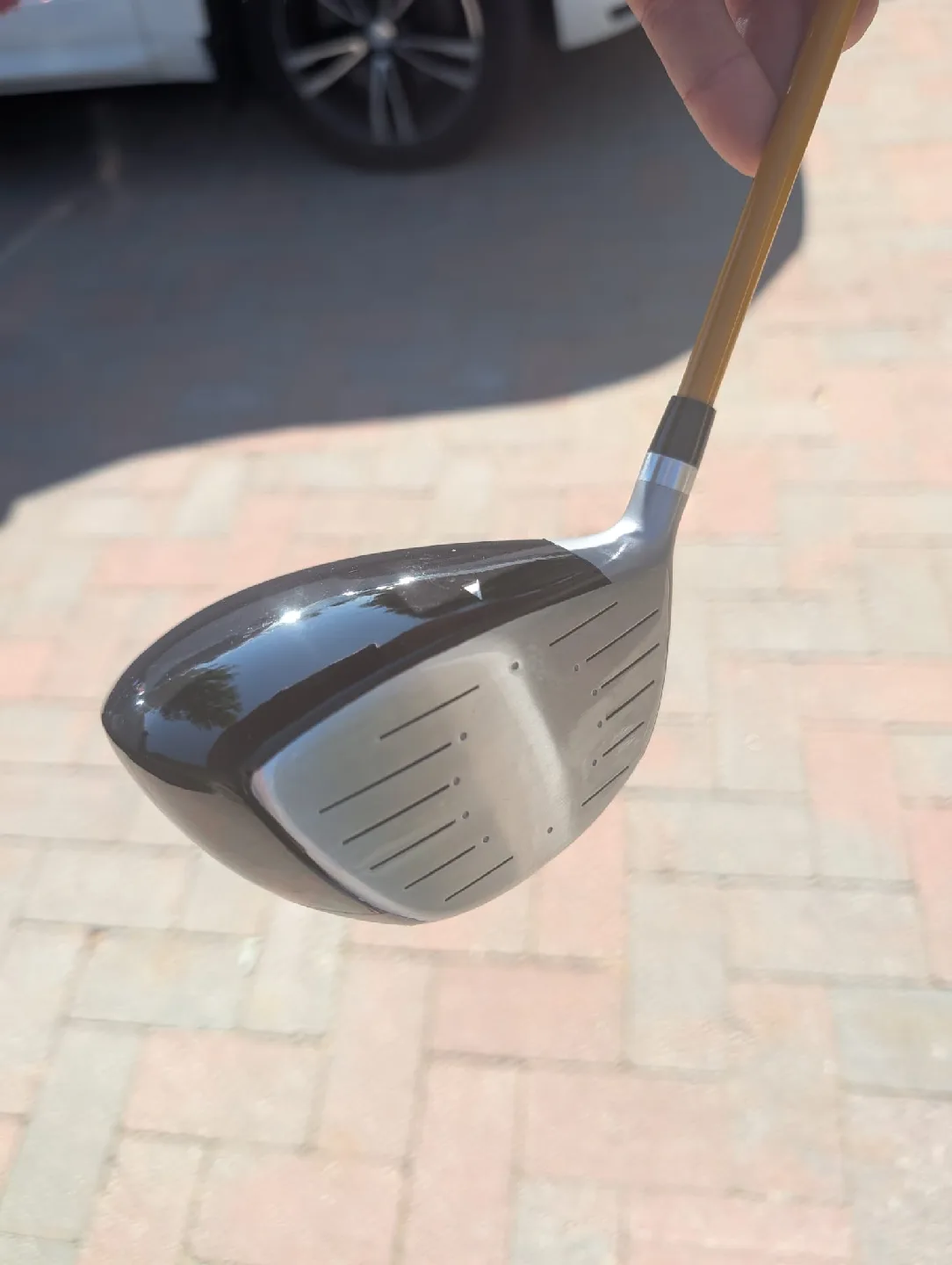 Wilson Ultra Golf Driver 9.5 loft- right handed image indicator(2)