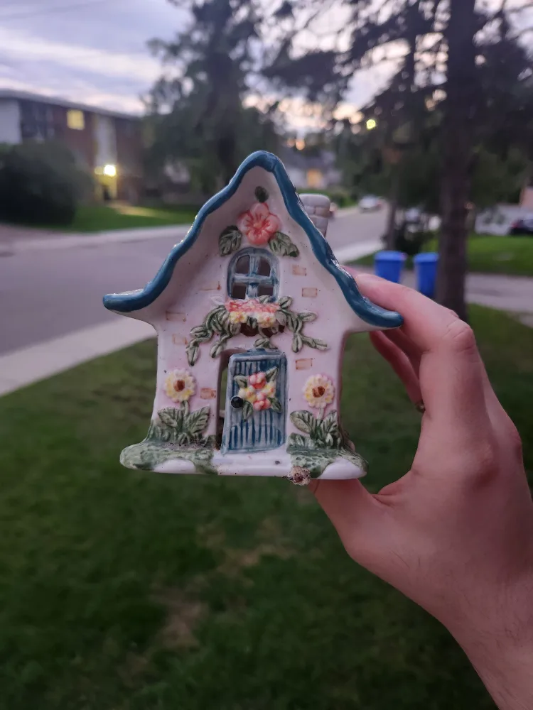 little ceramic house tealight holder