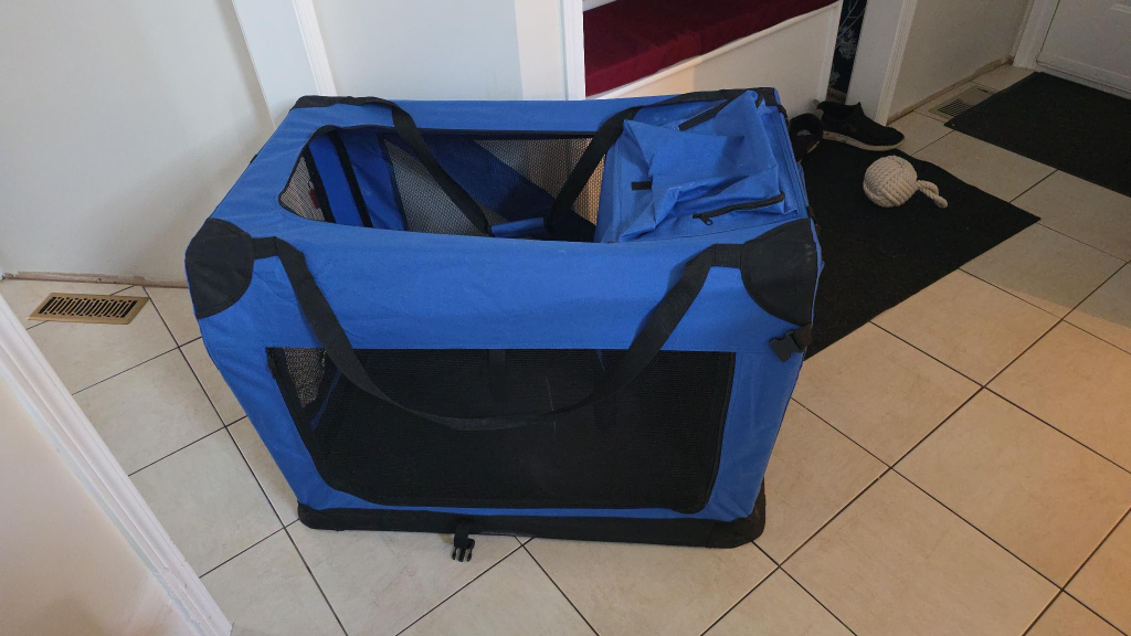 Blue Fabric Pet Crate