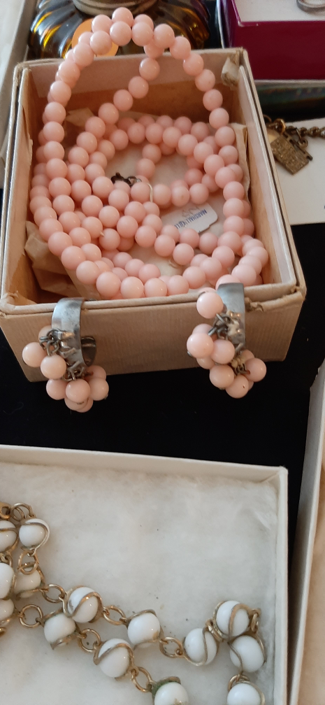 Vintage Necklace with matching clip earring sets $30 per set - photo 5