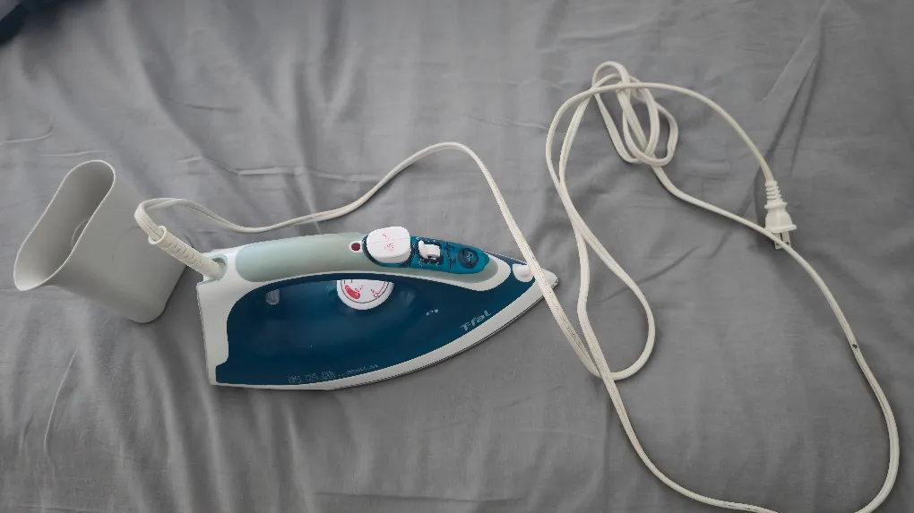 T-fal Steam Iron with Water Cup thumbnail