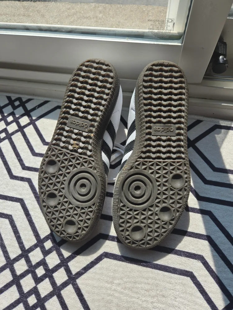 Kids Adidas Samba White & Black Sneakers image indicator(4)