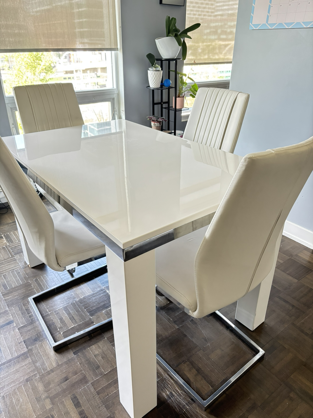 Dining Table with 4 White Leather Chairs