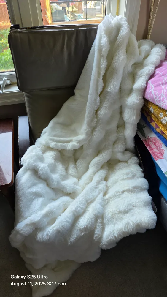 Faux Fur Throw Blanket - Creamy White thumbnail