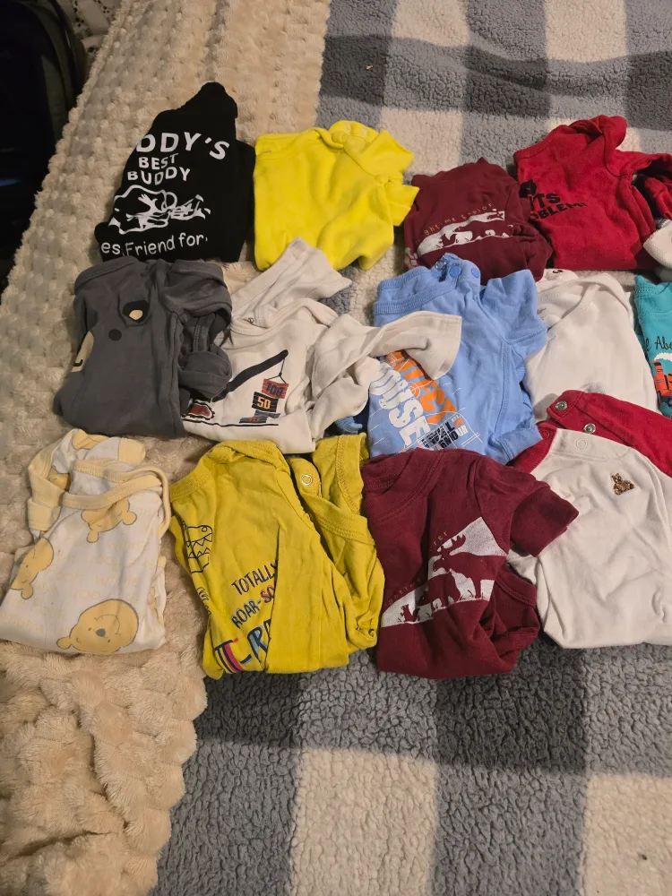 Baby Onesies long sleeve 3 - 6 months image indicator(3)