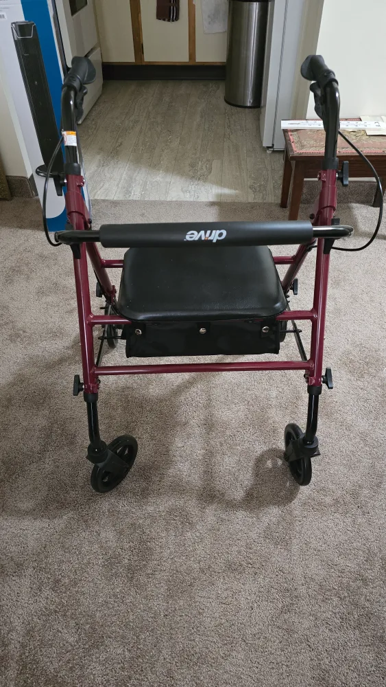Drive Medical Rollator Walker with Seat image indicator(2)