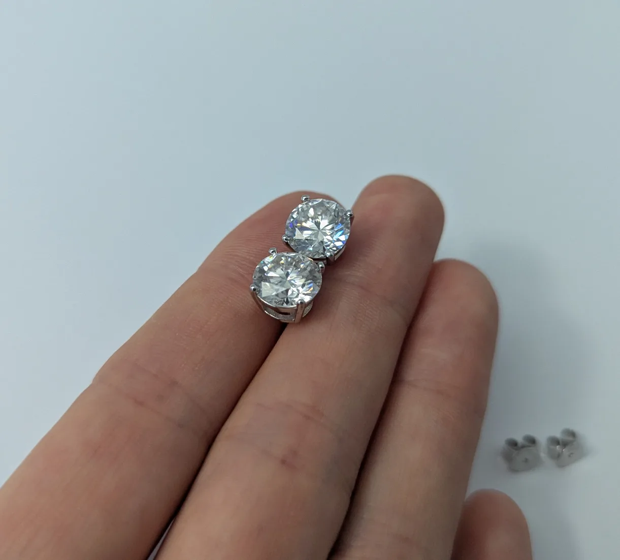 Moissanite Stud Earrings – 18K Gold Plated 925 Sterling Silver image indicator(5)