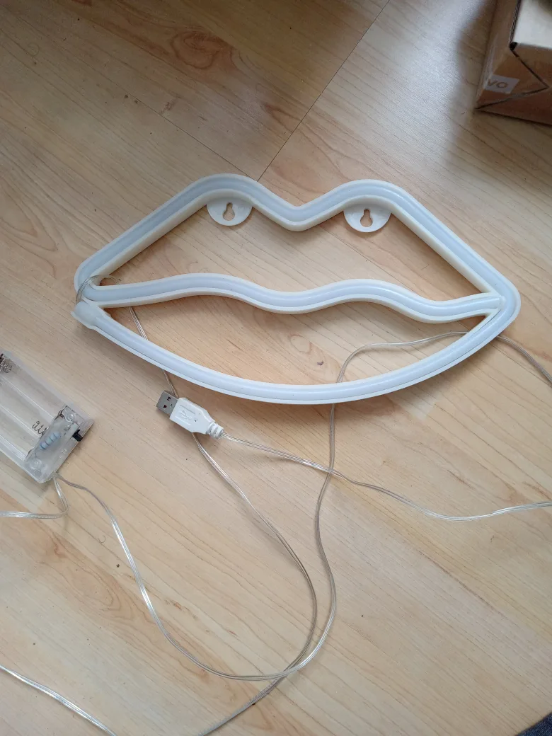 Lips LED Neon Sign pink image indicator(2)
