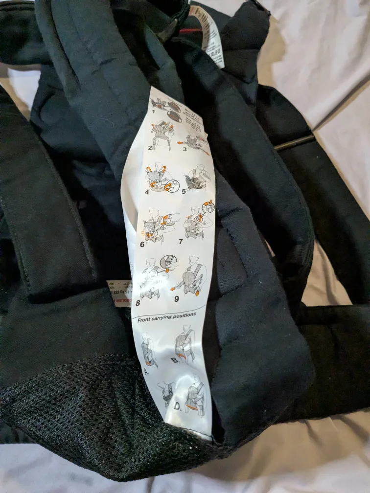 BABYBJÖRN Baby Carrier One in BLACK +/- drool cover image indicator(6)