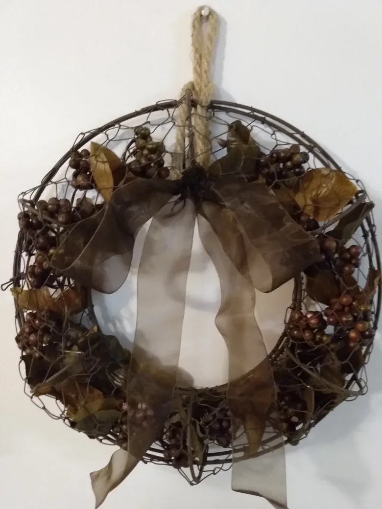 (New) Antique  Rustic Chicken Wire Berry Wreath with ribbon image indicator(2)