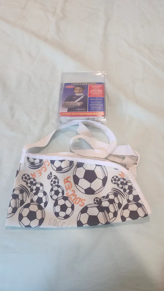 Mansfield Child's Arm Sling - Soccer Pattern image indicator(3)