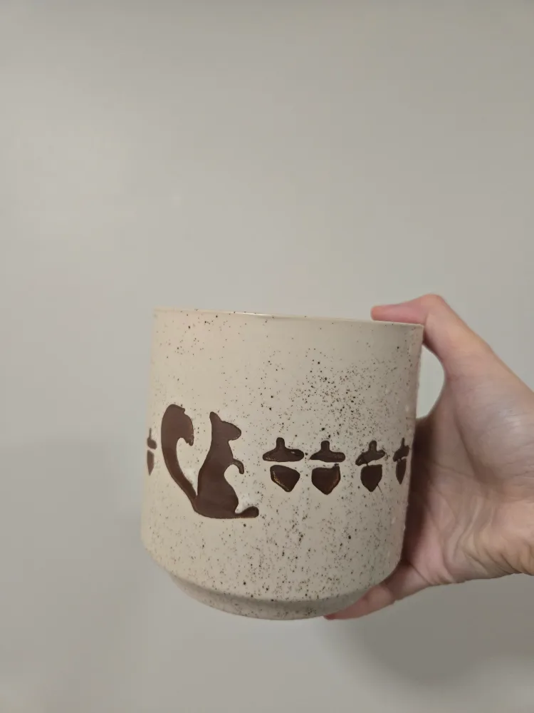 Premium Squirrel & Acorn Ceramic Pot thumbnail