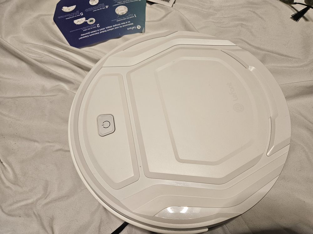 Lefant Robotic Vacuum Cleaner - Like New! - photo 4