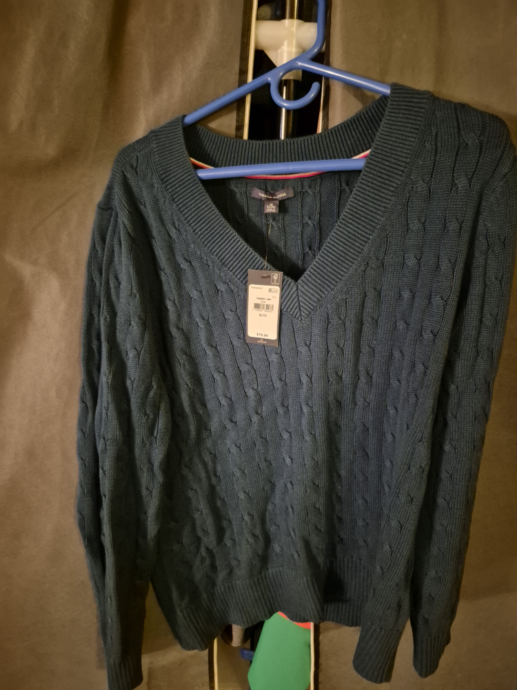 Tommy Hilfiger V-Neck Cable Knit Sweater - XL