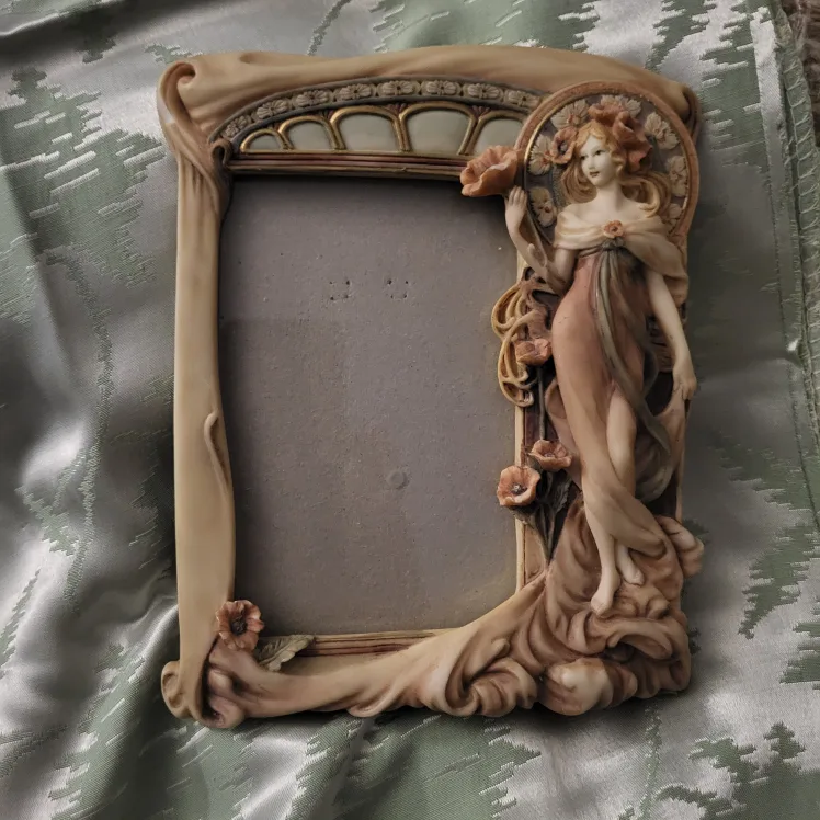 Vintage Art Nouveau Picture Frame thumbnail