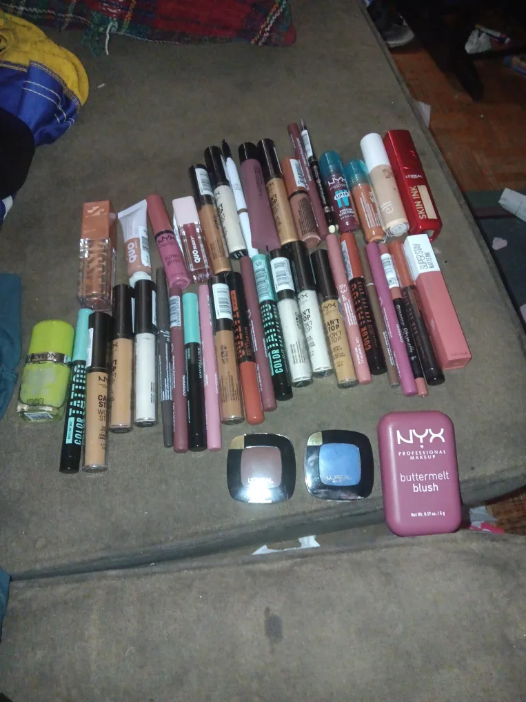 Mixed Makeup Lot: NYX, Maybelline, Revolution, Rimmel. LOT thumbnail