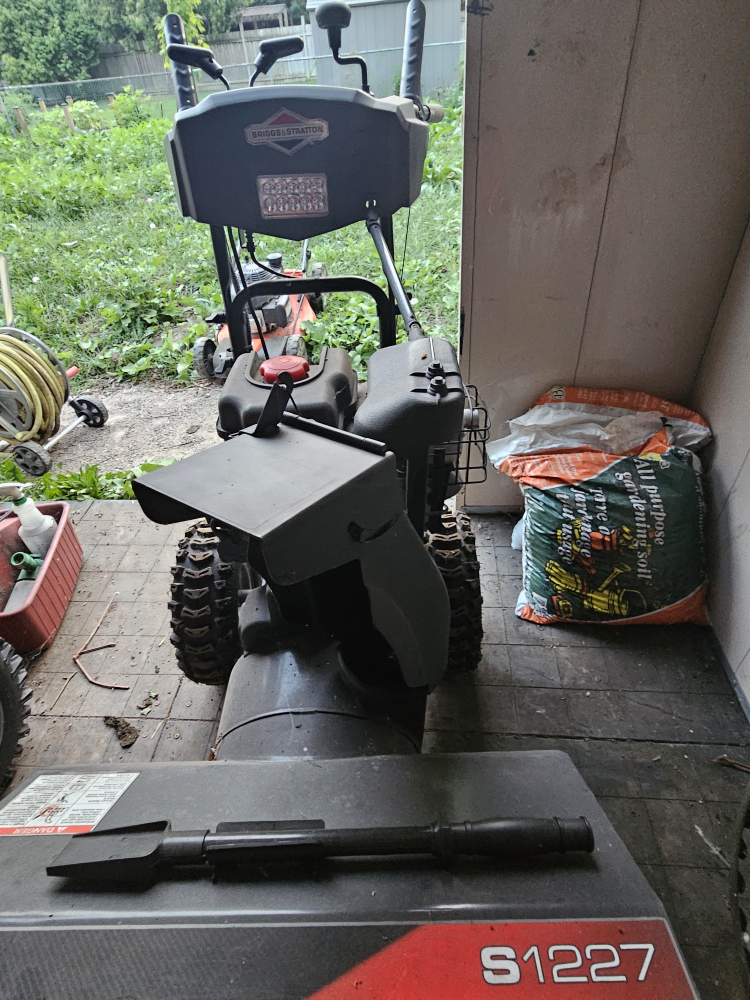 Briggs & Stratton S1227 Snow Blower - photo 5