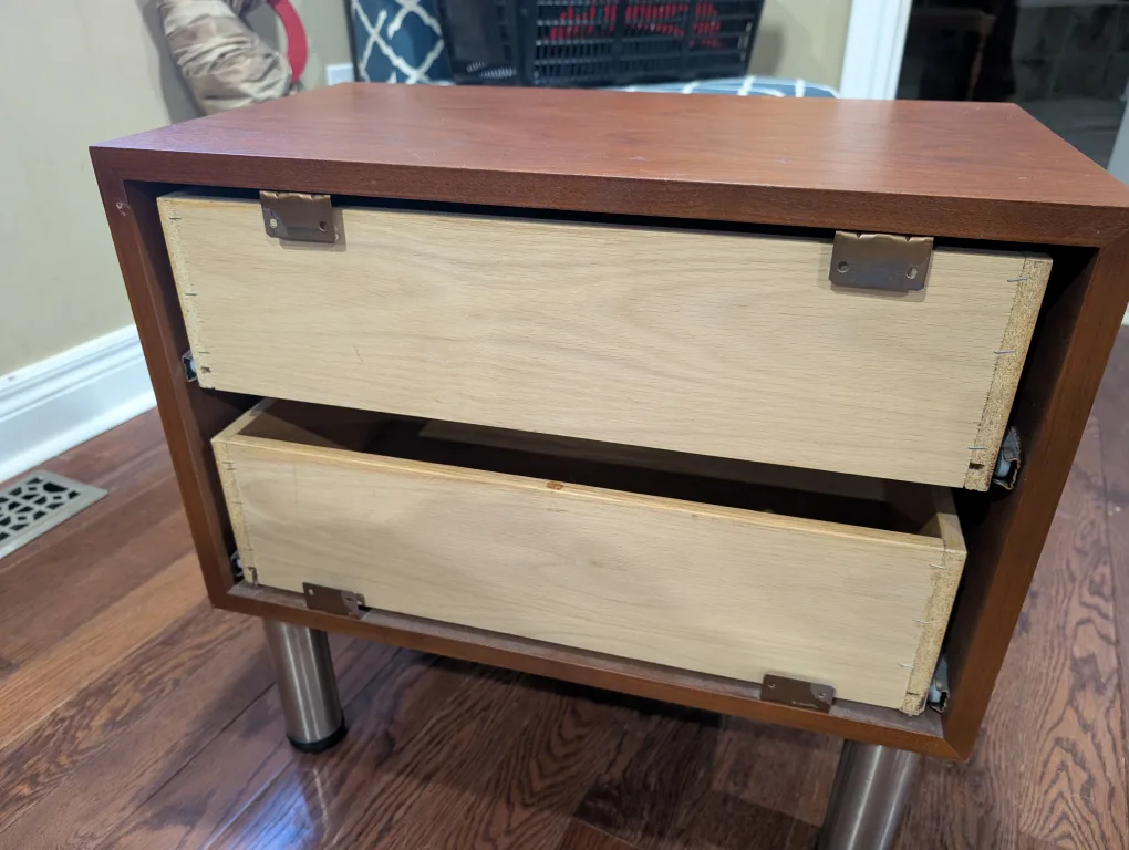 Wood Nightstand with Drawers image indicator(7)