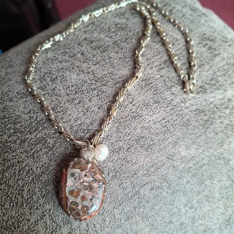 Necklace with Leopard Jasper and Pearl image indicator(2)