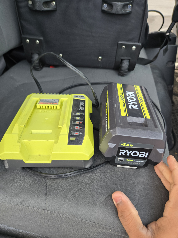 Ryobi 40V Lithium-Ion 4.0 Ah Battery and Charger - photo 3