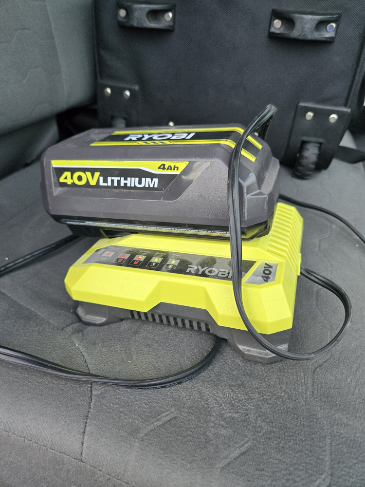 Ryobi 40V Lithium-Ion 4.0 Ah Battery and Charger - photo 4