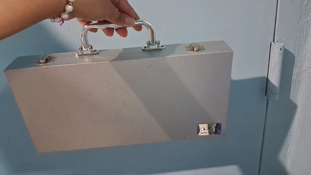 Royal & Langnickel Artist Set image indicator(2)