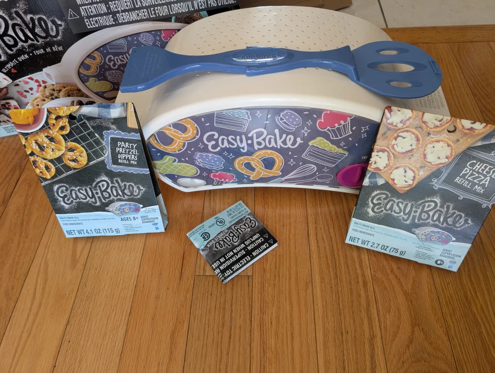 Easy-Bake Ultimate Oven with Mixes image indicator(3)