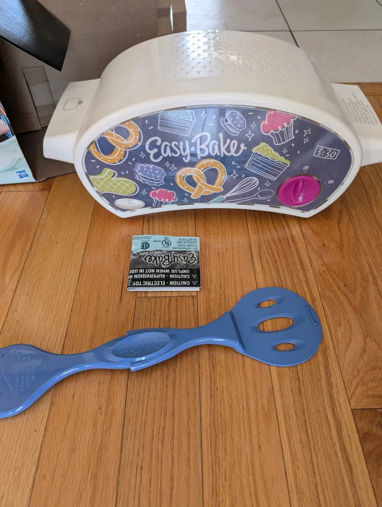 Easy-Bake Ultimate Oven with Mixes image indicator(4)