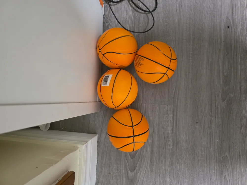 mini basketball hoop with four basketball image indicator(2)