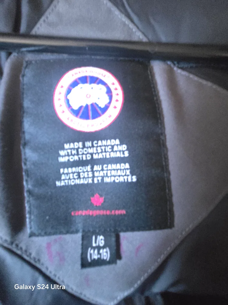 Canada Goose Parka image indicator(10)
