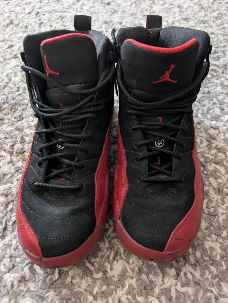 Jordan 12 Retro Black/Varsity Red thumbnail