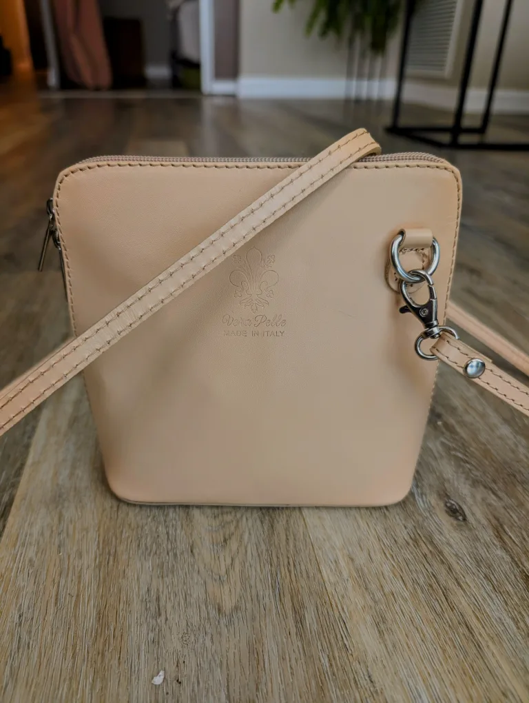 Vera Pelle Leather Crossbody Bag thumbnail