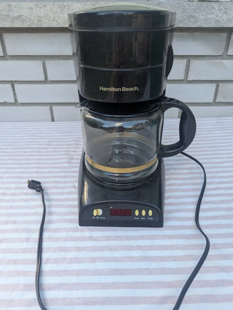 ☕ FREE Hamilton Beach Coffee Maker ☕ thumbnail