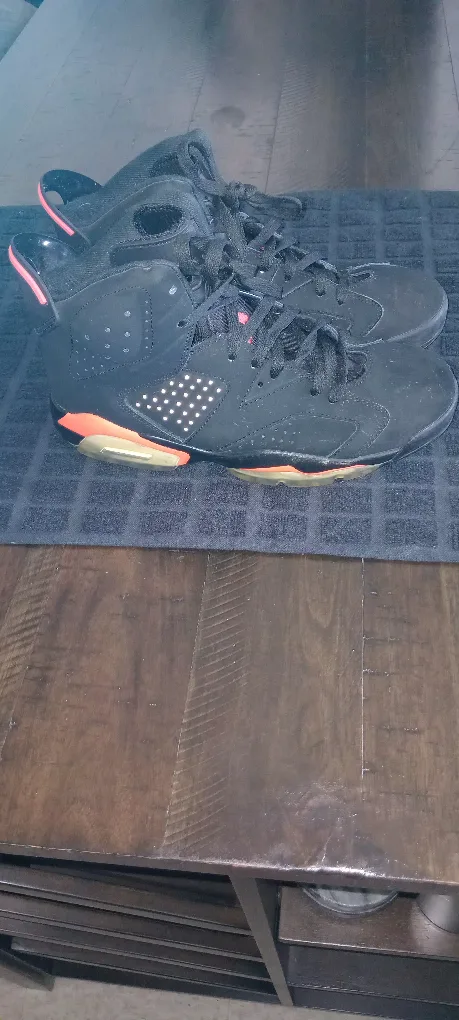 Jordan 6 Retro Infrared Black thumbnail